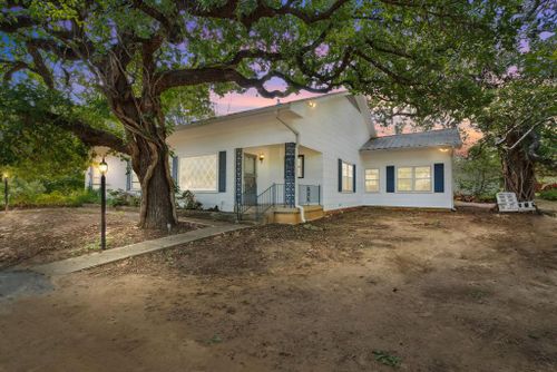 423 W Cedar Street, Gordon, TX, 76453 | Card Image