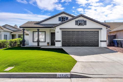 5545 W Norwich Ave, Fresno, CA, 93722-3743 | Card Image