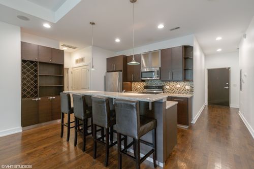 2f-1937 W Diversey Pkwy, Chicago, IL, 60614-1074 | Card Image
