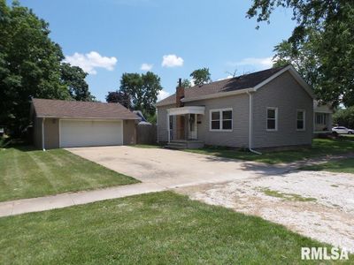 1610 Santa Fe Avenue, House other with 2 bedrooms, 1 bathrooms and null parking in Chillicothe IL | Image 2