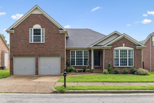 8468 Beautiful Valley Dr, Nashville, TN, 37221-6562 | Card Image