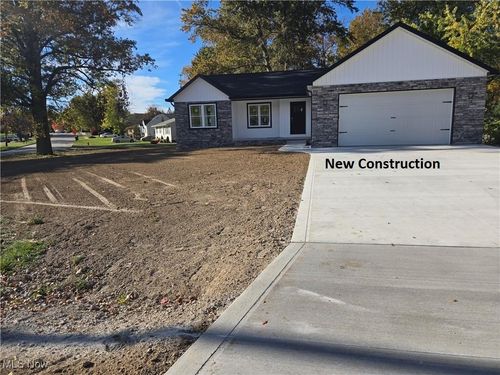 3908 Stow Rd, Stow, OH, 44224-2604 | Card Image