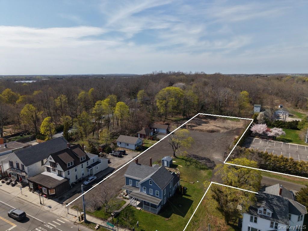 1578 Main Rd, Riverhead, NY 11901
