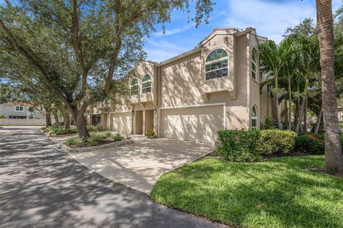 661-661 Segovia Ct Ne, ST PETERSBURG, FL, 33703-3108 | Card Image