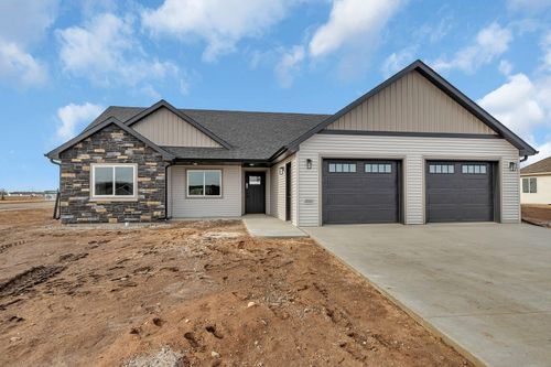 2000 Sandstone Loop N, Sartell, MN, 56377-4732 | Card Image