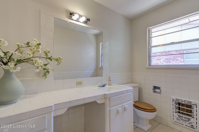 1205 Garland St, House other with 4 bedrooms, 3 bathrooms and null parking in Plainview TX | Image 39