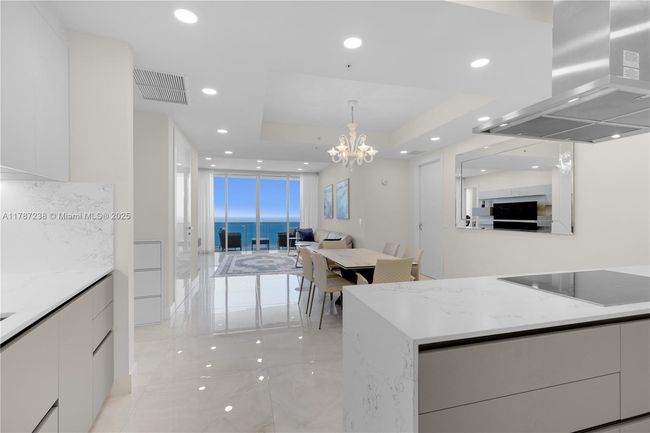 APT-4606 - 18201 Collins Ave, Condo with 2 bedrooms, 3 bathrooms and null parking in Sunny Isles Beach FL | Image 13