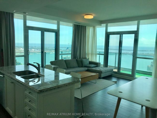 4905 - 33 Bay St, Condo with 3 bedrooms, 2 bathrooms and 1 parking in Toronto ON | Image 5
