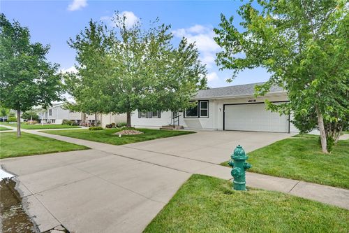 4610 Twin Pine Dr Ne, Cedar Rapids, IA, 52402-1730 | Card Image