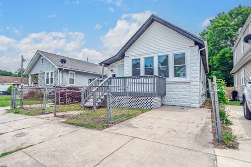 11 Oakland Ave, Pleasantville, NJ, 08232-3227 | Card Image