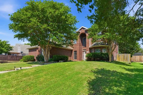 1214 Holly Hill Dr, Grand Prairie, TX, 75052-6848 | Card Image