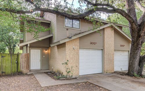 a-300 Villa Oaks Cir, Austin, TX, 78745-4479 | Card Image