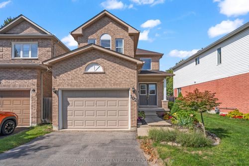 102 Lownie Crt, Bowmanville, ON, L1C5E1 | Card Image