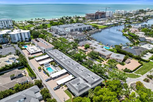 290-290 Banyan Blvd, Naples, FL, 34102-5165 | Card Image