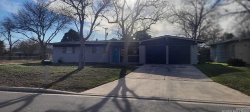 141 Trudy Ln, Universal City, TX, 78148-4222 | Card Image