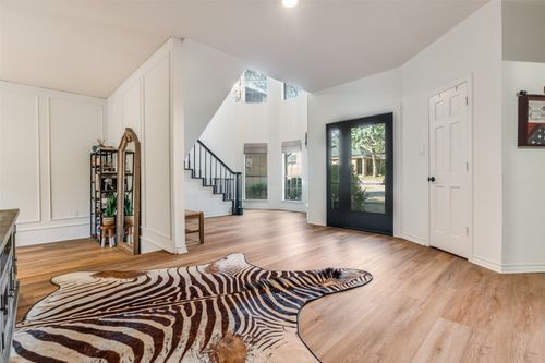9122 Cochran Heights Dr, Dallas, TX, 75220-5034 | Card Image