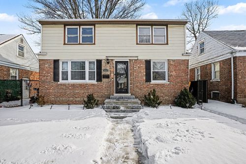 18009 Commercial Ave, Lansing, IL, 60438-2207 | Card Image