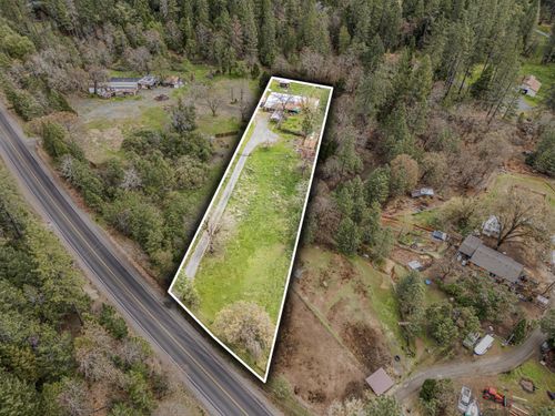 9600 W Evans Creek Rd, Rogue River, OR, 97537-9741 | Card Image