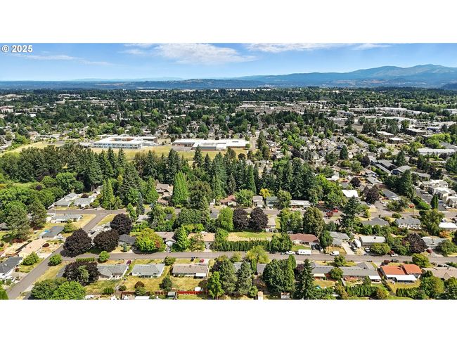 1425 Se 9 Th St, House other with 6 bedrooms, 3 bathrooms and null parking in Gresham OR | Image 43