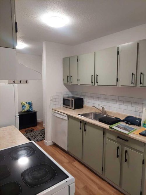 103-440 Columbia Boulevard W, Lethbridge, AB, T1K5R4 | Card Image