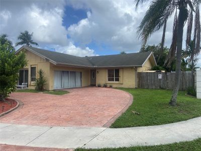 8101 Sw 14th St, House other with 3 bedrooms, 2 bathrooms and null parking in North Lauderdale FL | Image 1