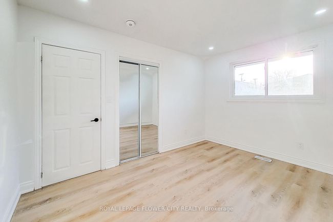 56 Moxley Dr, House other with 6 bedrooms, 4 bathrooms and 5 parking in Hamilton ON | Image 11