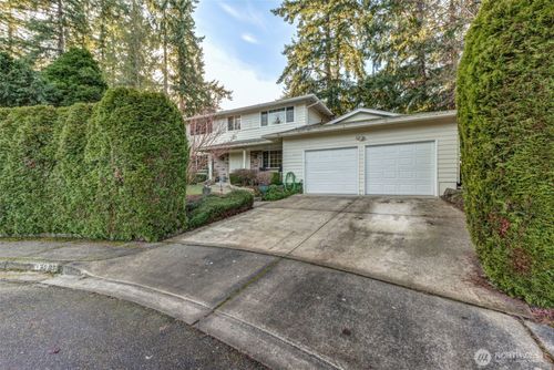 12201 Se 65th Pl, Bellevue, WA, 98006-4413 | Card Image