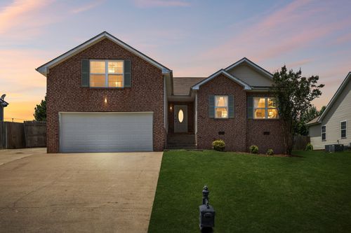 3177 Brook Hill Dr, Clarksville, TN, 37042-8667 | Card Image