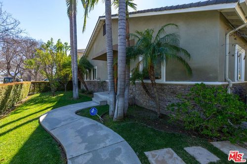 6957 Enfield Ave, Reseda, CA, 91335-4715 | Card Image