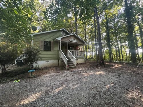5840 Hedgecock Rd, Kernersville, NC, 27284-9582 | Card Image