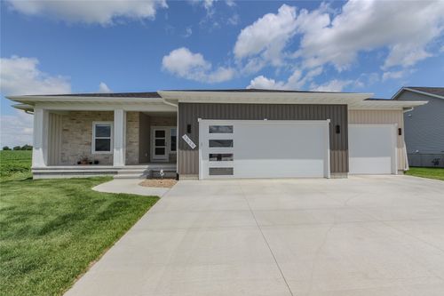 1529 3rd St Sw, Mount Vernon, IA, 52314-1692 | Card Image