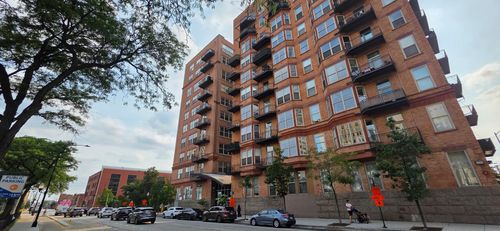 226-500 S Clinton St, Chicago, IL, 60607-0004 | Card Image