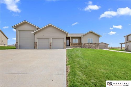 4905 Waterford Ave, Bellevue, NE, 68133-4849 | Card Image