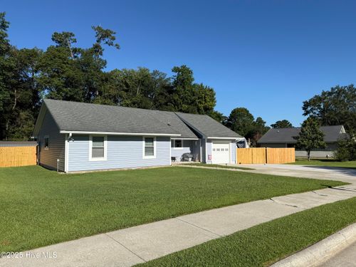 304 S Willow Ln, Jacksonville, NC, 28546-4735 | Card Image