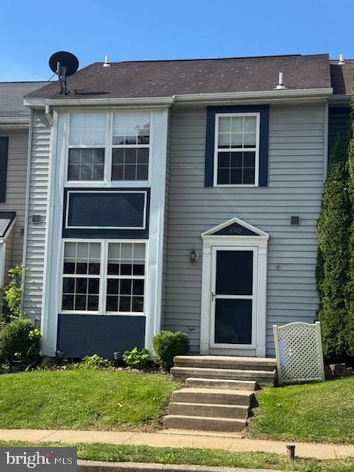 890 Gaming Sq, HAMPSTEAD, MD, 21074-2024 | Card Image