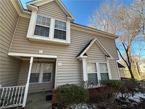 123 Locust Ln, Yorktown, VA, 23693-4935 | Card Image