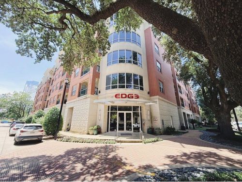 412-300 St Joseph Pkwy, Houston, TX, 77002-8702 | Card Image