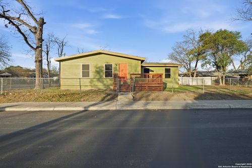 215 Sw 30th St, San Antonio, TX, 78237-2116 | Card Image