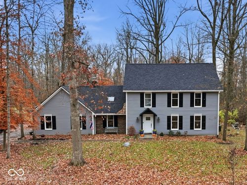 1113 Foxglove Ct, Zionsville, IN, 46077-9095 | Card Image