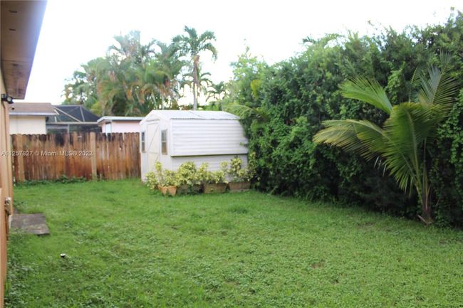 0 - 700 N Douglas Rd, House other with 4 bedrooms, 2 bathrooms and null parking in Pembroke Pines FL | Image 21
