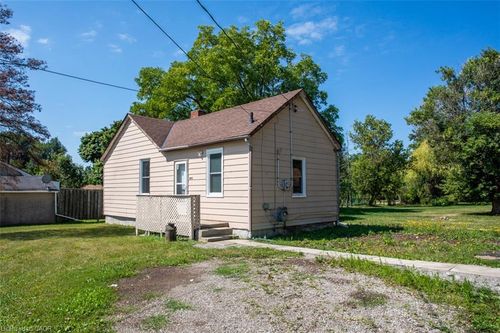 2712 Upper James St, Mount Hope, ON, L0R1W0 | Card Image