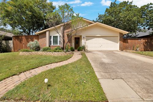 3237 Red Oak Ln, Bedford, TX, 76021-3709 | Card Image