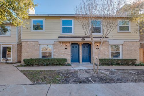 apt-a-742 Memorial Mews St, Houston, TX, 77079-4488 | Card Image