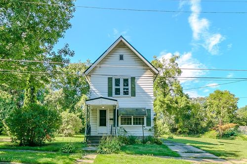 1325 W 4th St, Ashtabula, OH, 44004-3201 | Card Image