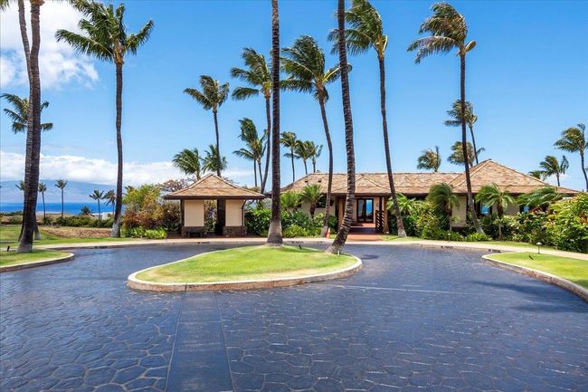 Lanikeha Clubhouse Entrance | Image 48