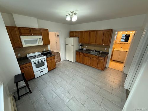 111-10 14th Ave, College Point, NY, 11356-1406 | Card Image