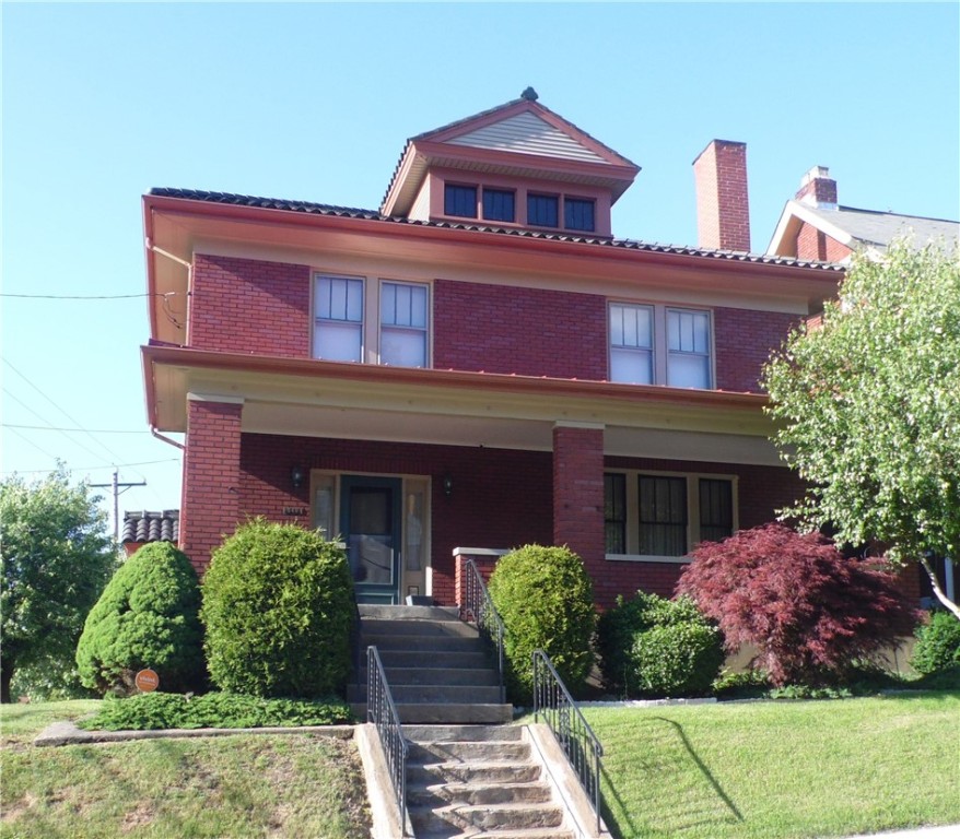 Halcomb Ave, Clairton, PA 15025