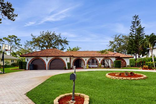 492 S Country Club Dr, Atlantis, FL, 33462-1240 | Card Image