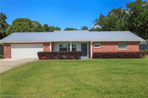 864 Peachtree Dr, Lake Placid, FL, 33852-7291 | Card Image