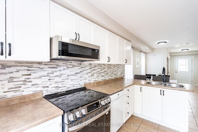 34 Quigley St, House attached with 3 bedrooms, 2 bathrooms and 2 parking in Angus ON | Image 6